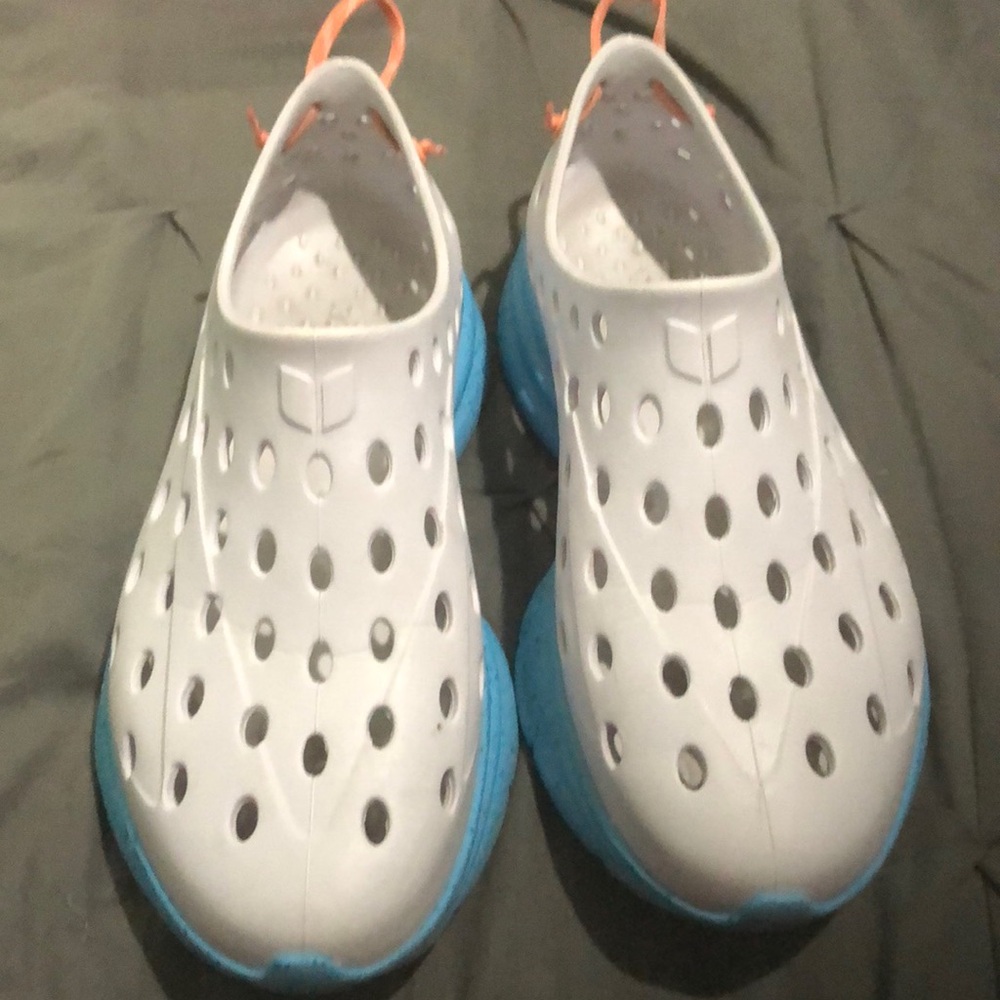 Kane recovery shoes, size 10